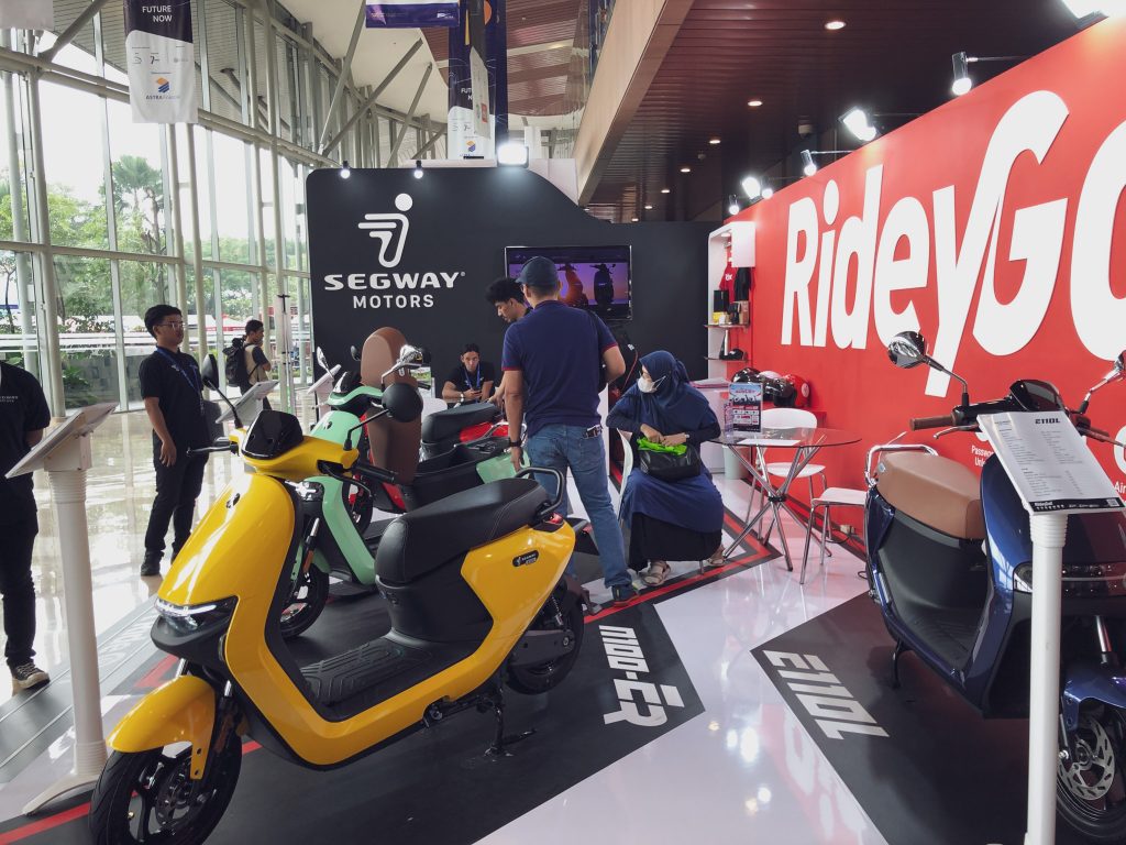 GIIAS2023SegWay